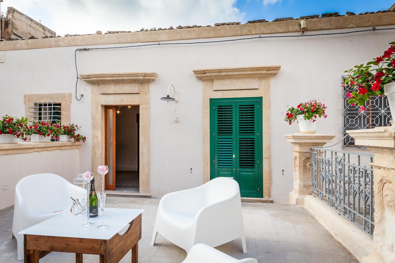 Palazzo Montalbano Panzió Scicli Kültér fotó