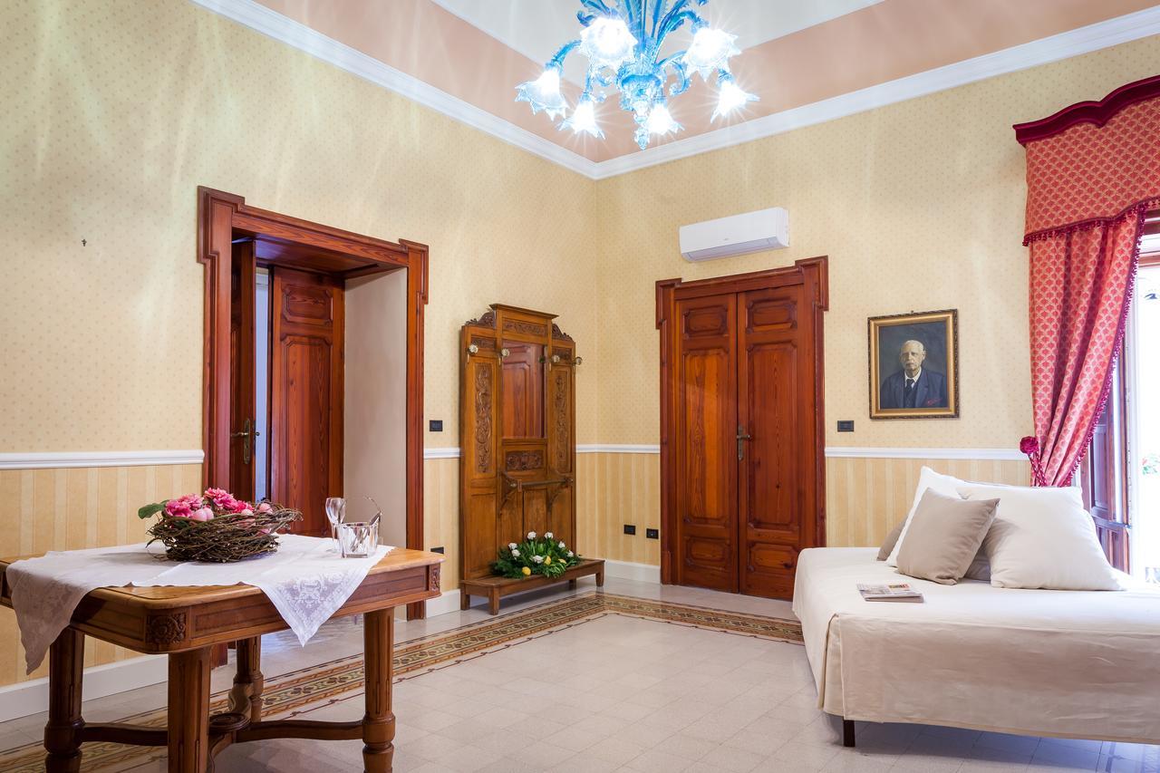 Palazzo Montalbano Panzió Scicli Kültér fotó